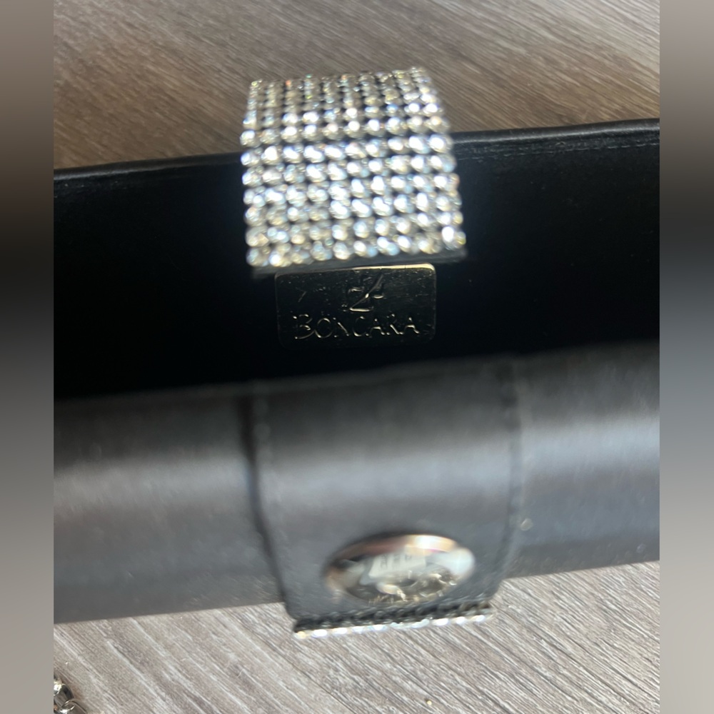Sleek Black and Silver Wristlet Clutch - Picture 5 of 6